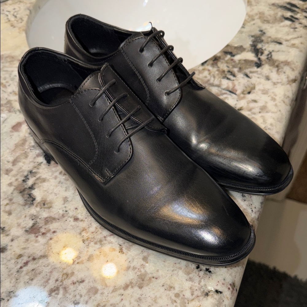 Clarks Black Leather Oxfords